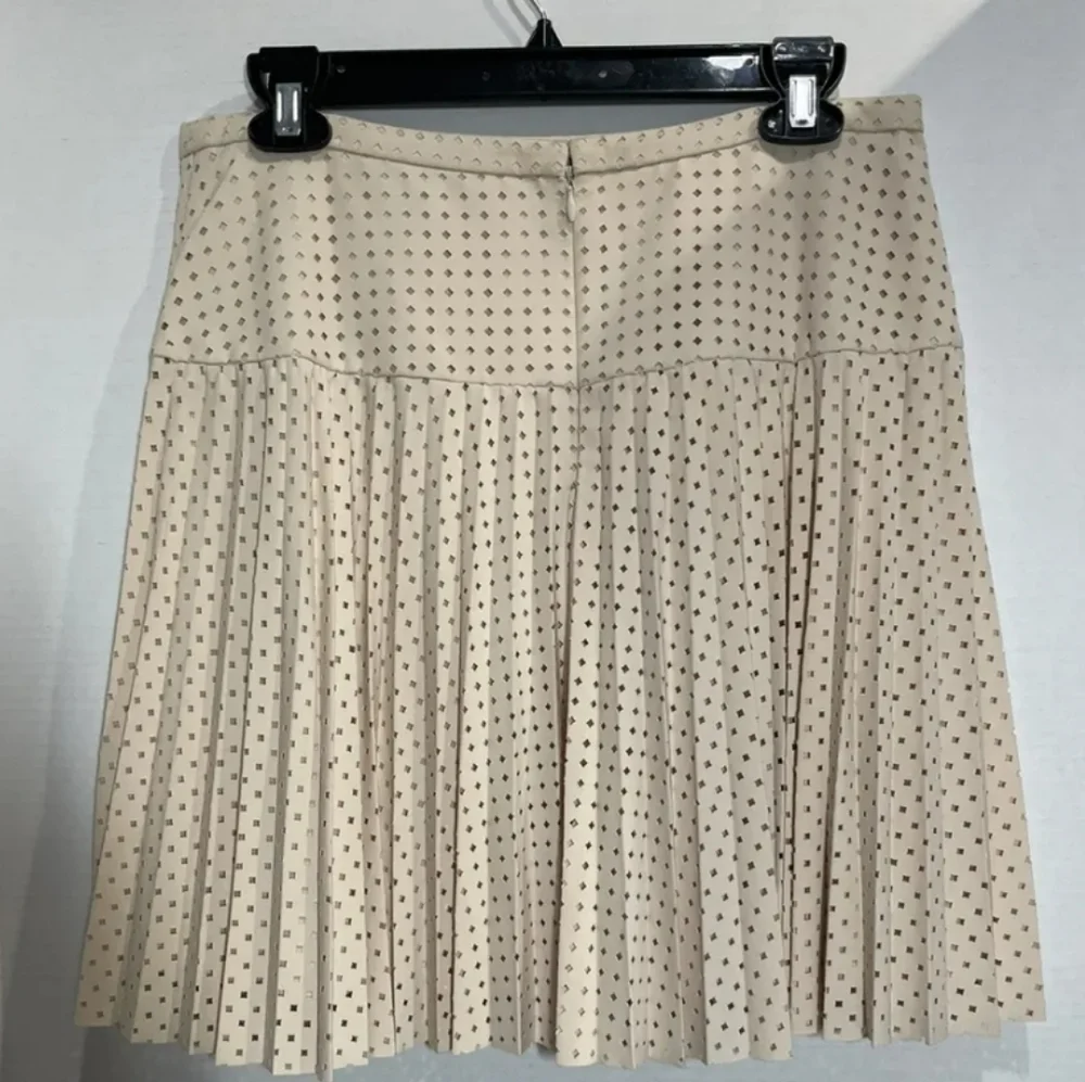 NWOT J.Crew Laser-Cut Pleated Women’s Skirt In Beige Size 6